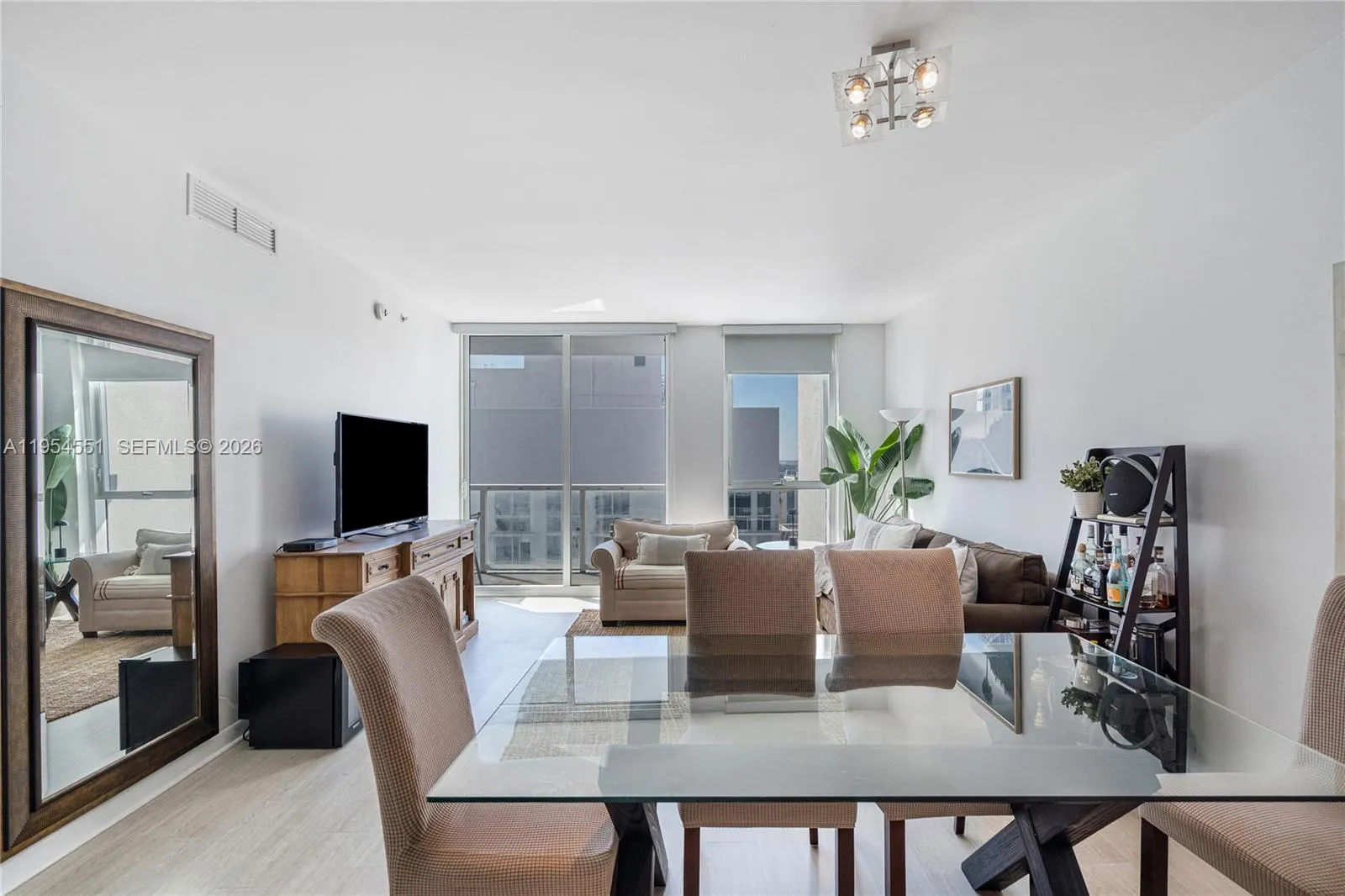 253 Ne 2nd St 3104, Miami, Florida 33132, Miami, Florida 33132, 1 Bedroom Bedrooms, ,1 BathroomBathrooms,Residential,For Sale,253 Ne 2nd St 3104, Miami, Florida 33132,A11954551