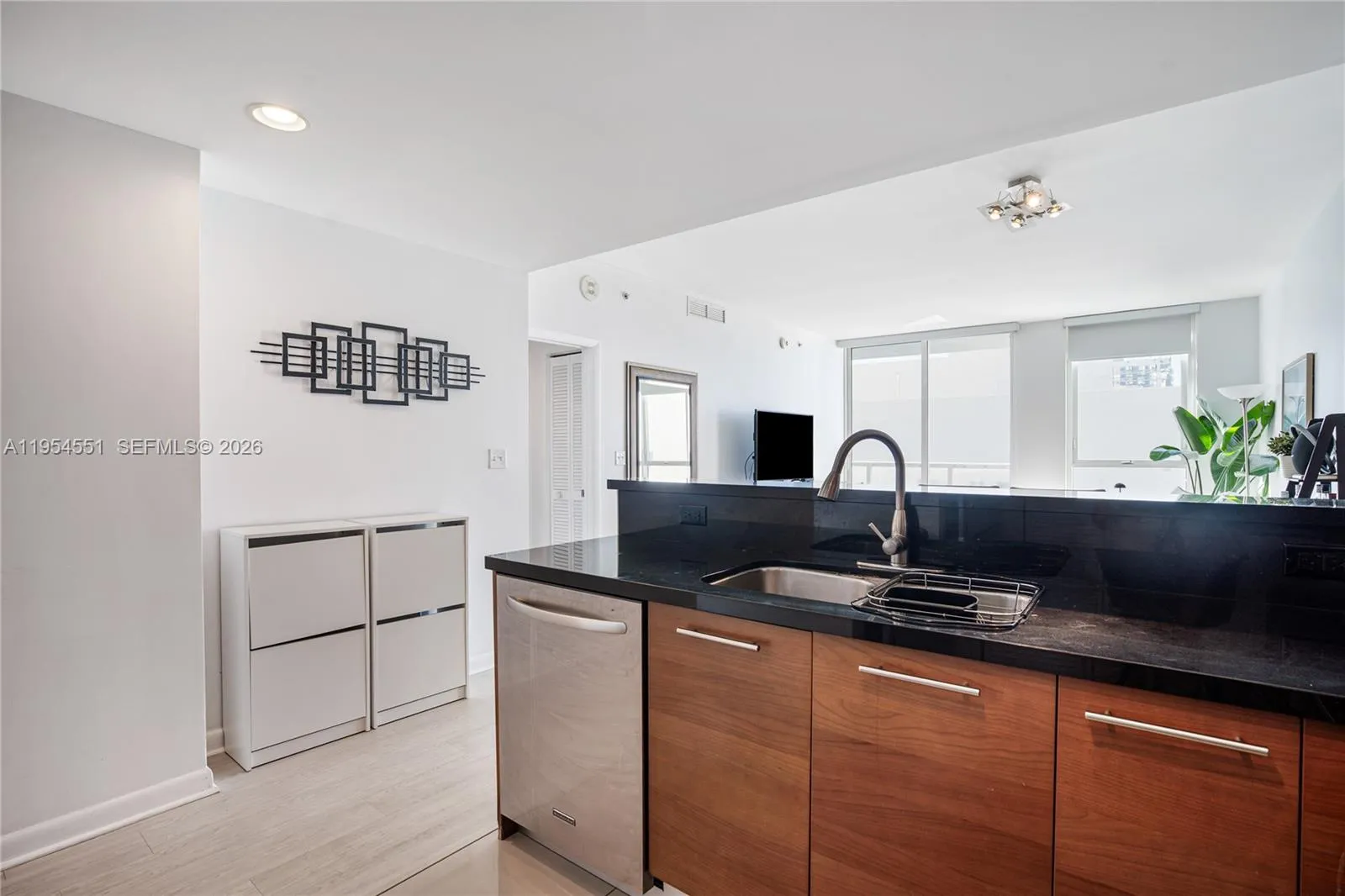 253 Ne 2nd St 3104, Miami, Florida 33132, Miami, Florida 33132, 1 Bedroom Bedrooms, ,1 BathroomBathrooms,Residential,For Sale,253 Ne 2nd St 3104, Miami, Florida 33132,A11954551