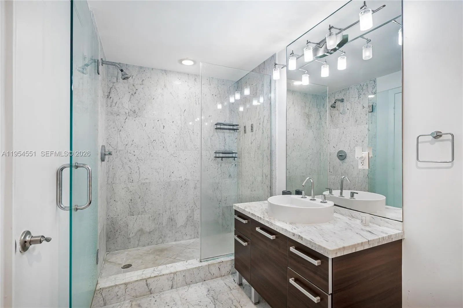 253 Ne 2nd St 3104, Miami, Florida 33132, Miami, Florida 33132, 1 Bedroom Bedrooms, ,1 BathroomBathrooms,Residential,For Sale,253 Ne 2nd St 3104, Miami, Florida 33132,A11954551