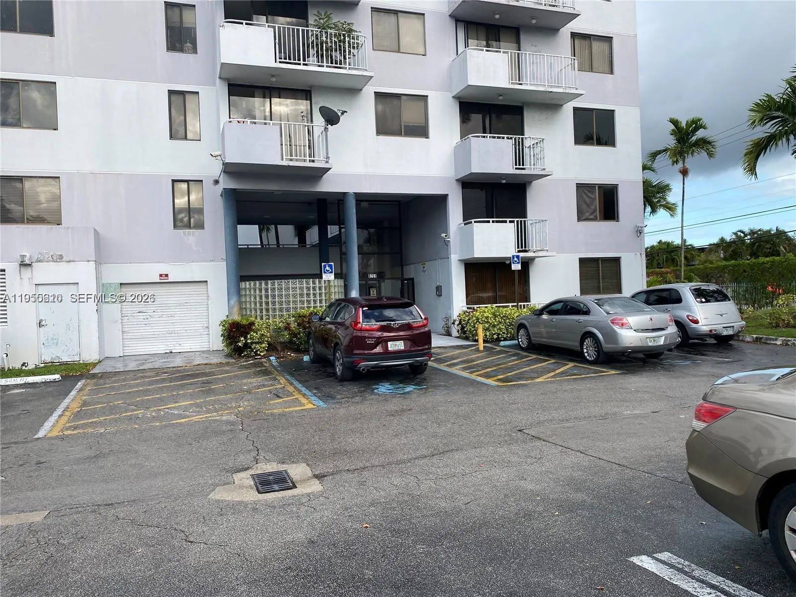 8251 Nw 8th St 108, Miami, Florida 33126, Miami, Florida 33126, 2 Bedrooms Bedrooms, ,2 BathroomsBathrooms,Residential Lease,For Rent,8251 Nw 8th St 108, Miami, Florida 33126,A11955610