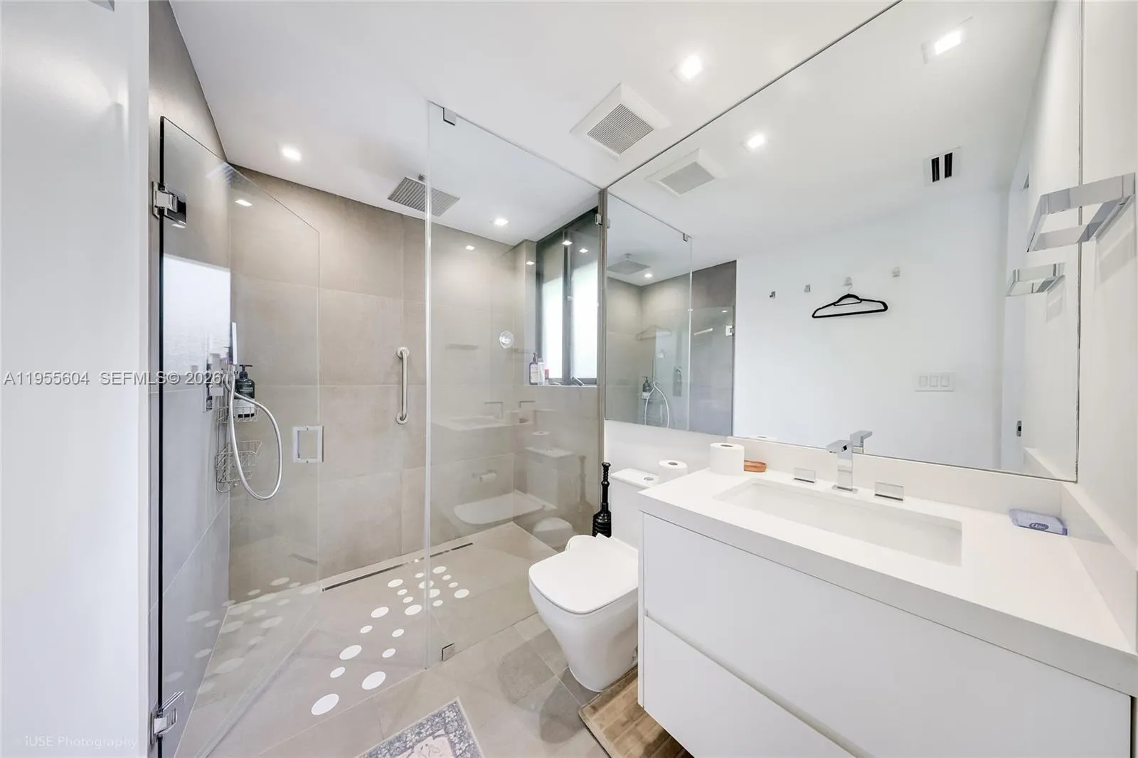 2815 Regatta Ave, Miami Beach, Florida 33140, Miami Beach, Florida 33140, 3 Bedrooms Bedrooms, ,4 BathroomsBathrooms,Residential,For Sale,2815 Regatta Ave, Miami Beach, Florida 33140,A11955604