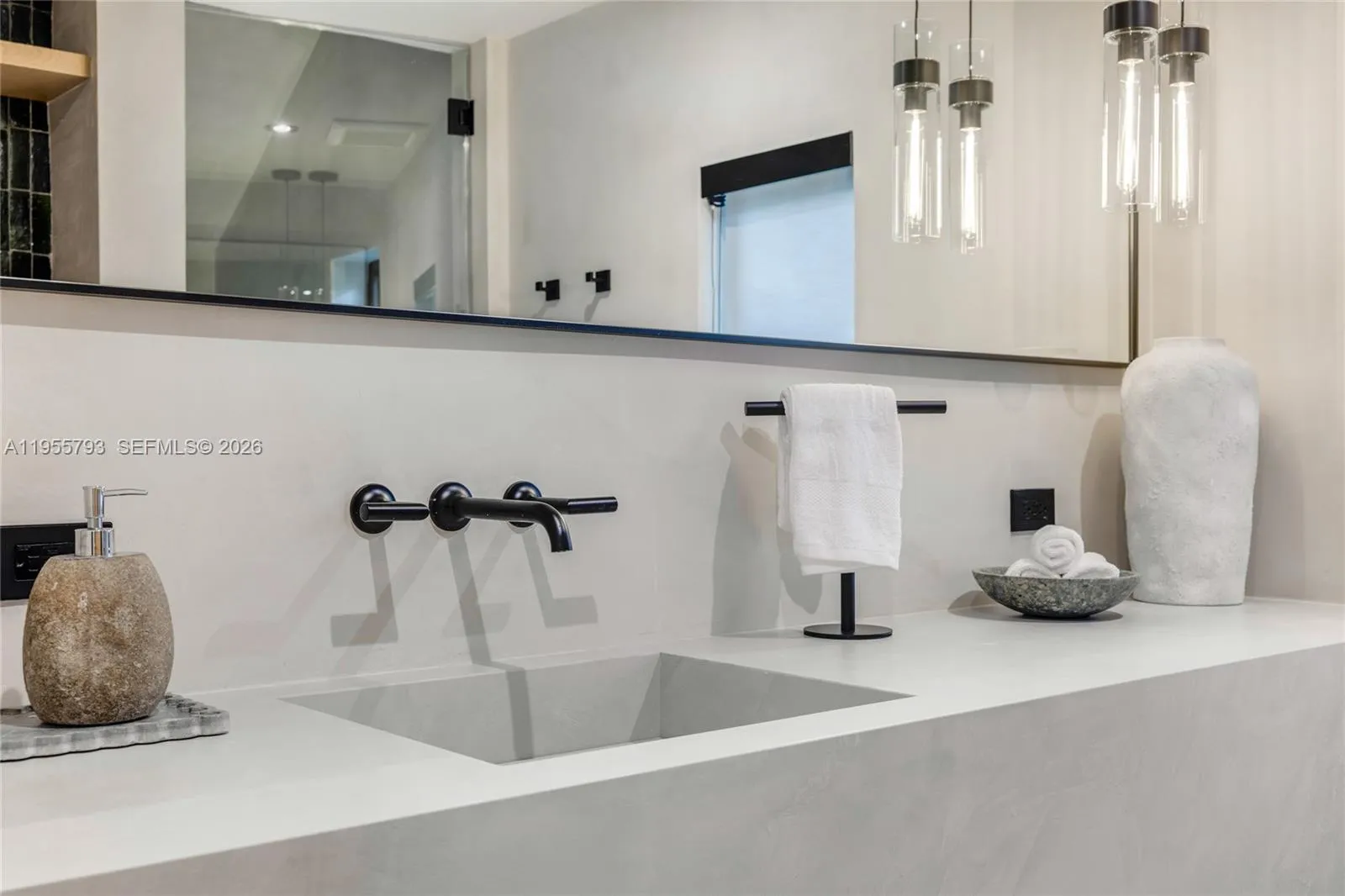 1000 Nw 9th Ct, Miami, Florida 33136, Miami, Florida 33136, 4 Bedrooms Bedrooms, ,5 BathroomsBathrooms,Residential,For Sale,1000 Nw 9th Ct, Miami, Florida 33136,A11955793