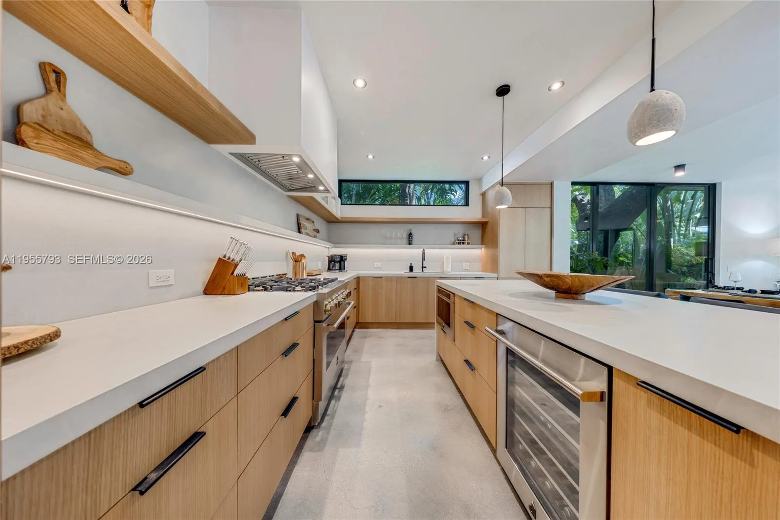 1000 Nw 9th Ct, Miami, Florida 33136, Miami, Florida 33136, 4 Bedrooms Bedrooms, ,5 BathroomsBathrooms,Residential,For Sale,1000 Nw 9th Ct, Miami, Florida 33136,A11955793