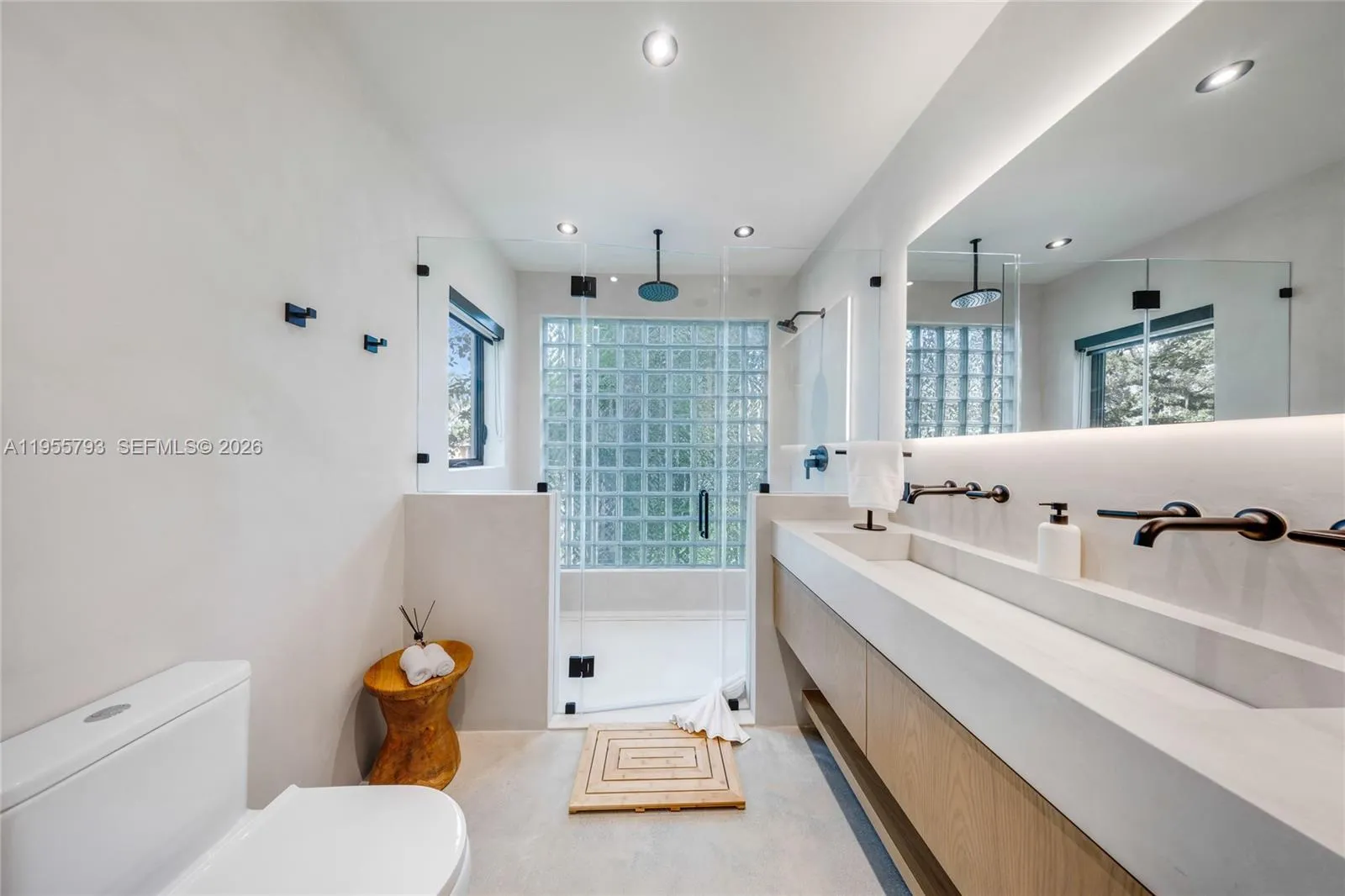 1000 Nw 9th Ct, Miami, Florida 33136, Miami, Florida 33136, 4 Bedrooms Bedrooms, ,5 BathroomsBathrooms,Residential,For Sale,1000 Nw 9th Ct, Miami, Florida 33136,A11955793