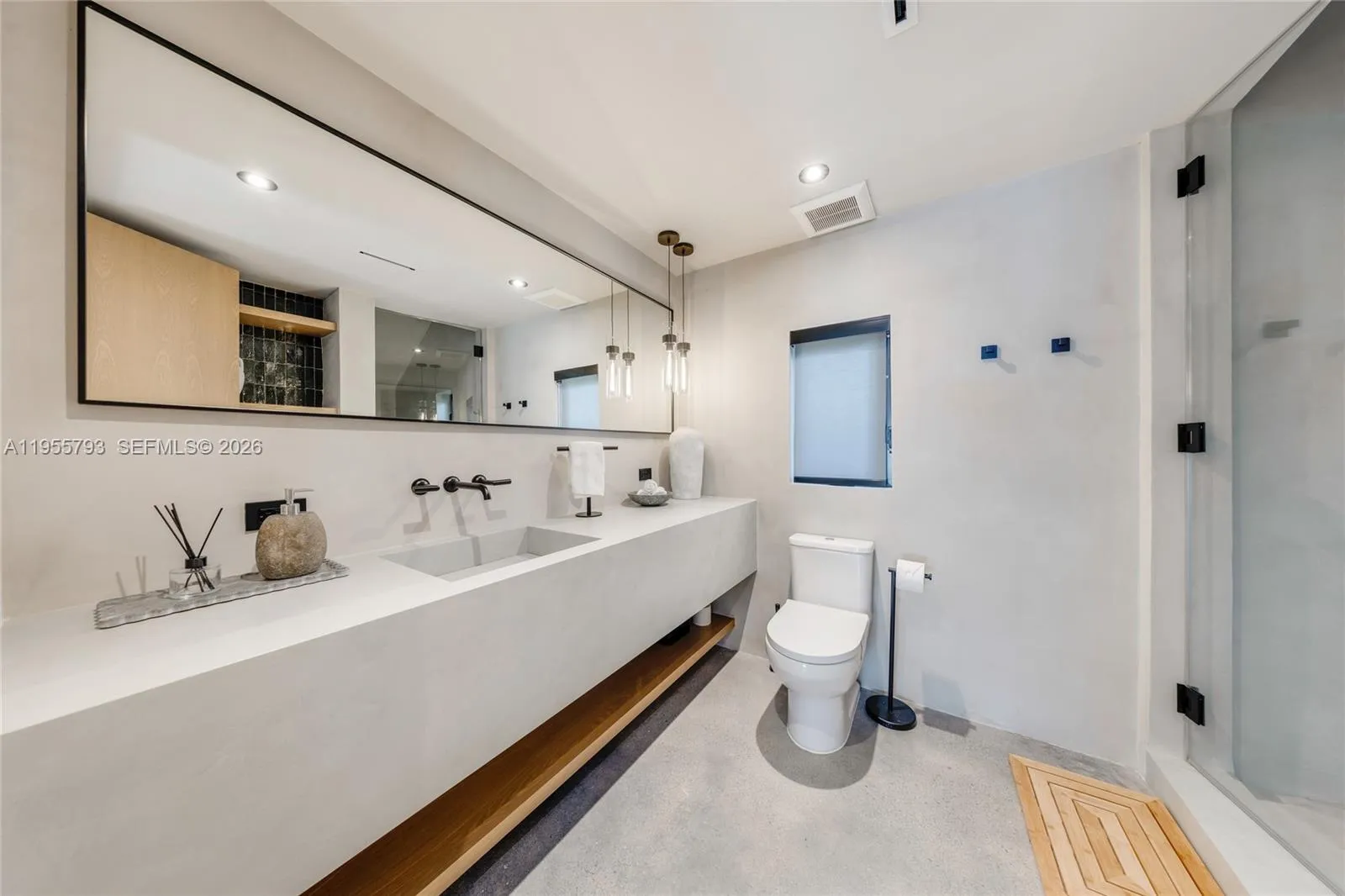 1000 Nw 9th Ct, Miami, Florida 33136, Miami, Florida 33136, 4 Bedrooms Bedrooms, ,5 BathroomsBathrooms,Residential,For Sale,1000 Nw 9th Ct, Miami, Florida 33136,A11955793