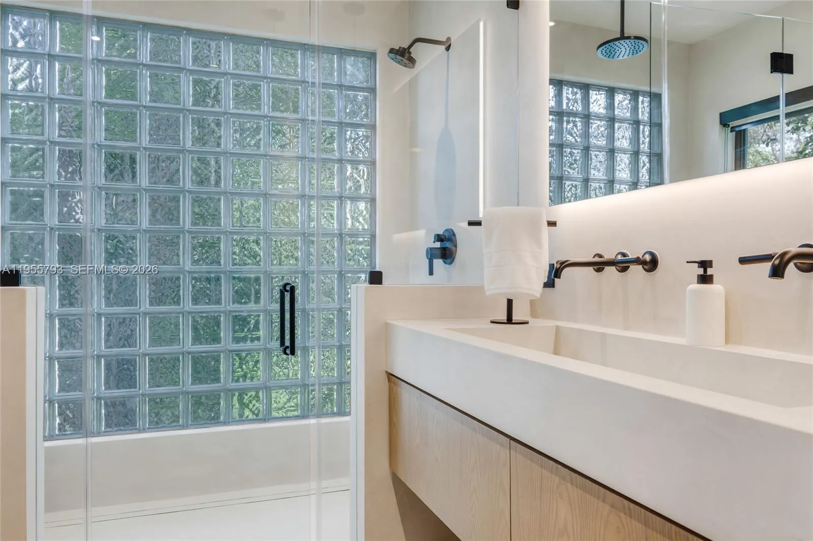 1000 Nw 9th Ct, Miami, Florida 33136, Miami, Florida 33136, 4 Bedrooms Bedrooms, ,5 BathroomsBathrooms,Residential,For Sale,1000 Nw 9th Ct, Miami, Florida 33136,A11955793