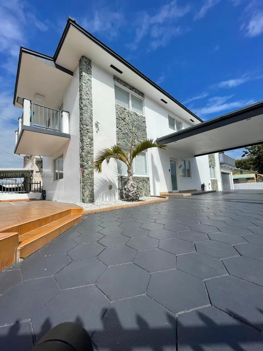 901 Nw 22nd Pl, Miami, Florida 33125, Miami, Florida 33125, 4 Bedrooms Bedrooms, ,3 BathroomsBathrooms,Residential Lease,For Rent,901 Nw 22nd Pl, Miami, Florida 33125,A11955787