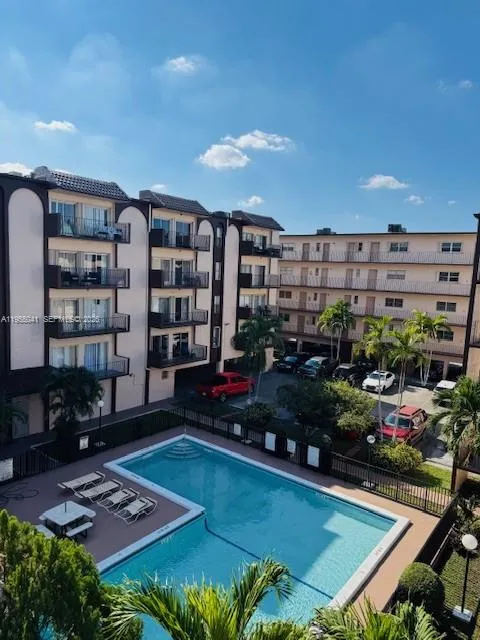 1950 W 54th St 302, Hialeah, Florida 33012, Hialeah, Florida 33012, 2 Bedrooms Bedrooms, ,2 BathroomsBathrooms,Residential Lease,For Rent,1950 W 54th St 302, Hialeah, Florida 33012,A11955041