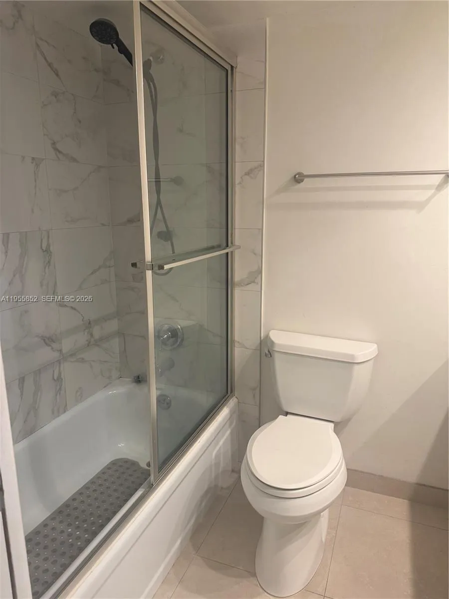 101 Berkley Rd 303, Hollywood, Florida 33024, Hollywood, Florida 33024, 2 Bedrooms Bedrooms, ,2 BathroomsBathrooms,Residential Lease,For Rent,101 Berkley Rd 303, Hollywood, Florida 33024,A11955852