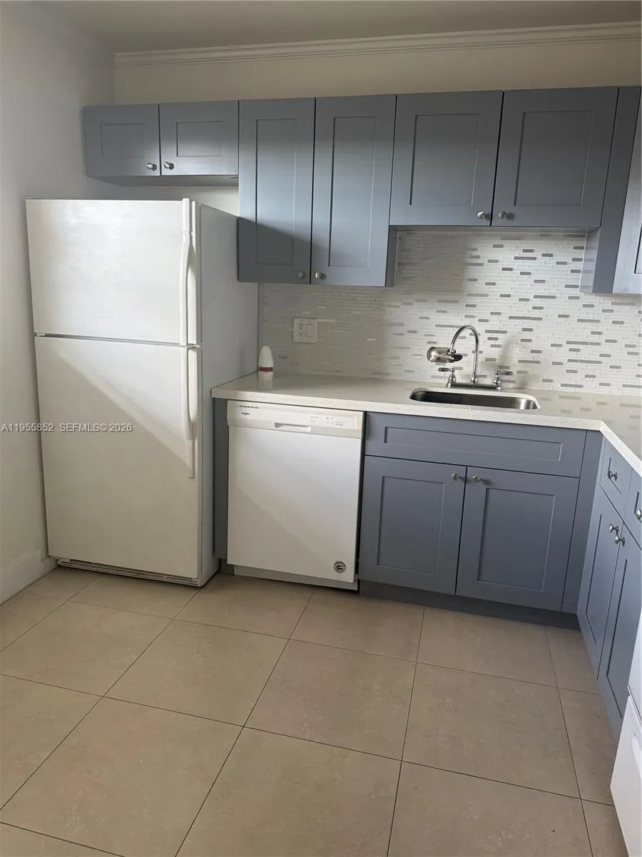 101 Berkley Rd 303, Hollywood, Florida 33024, Hollywood, Florida 33024, 2 Bedrooms Bedrooms, ,2 BathroomsBathrooms,Residential Lease,For Rent,101 Berkley Rd 303, Hollywood, Florida 33024,A11955852