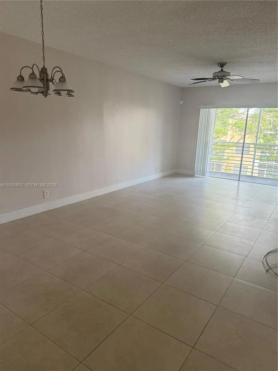 101 Berkley Rd 303, Hollywood, Florida 33024, Hollywood, Florida 33024, 2 Bedrooms Bedrooms, ,2 BathroomsBathrooms,Residential Lease,For Rent,101 Berkley Rd 303, Hollywood, Florida 33024,A11955852