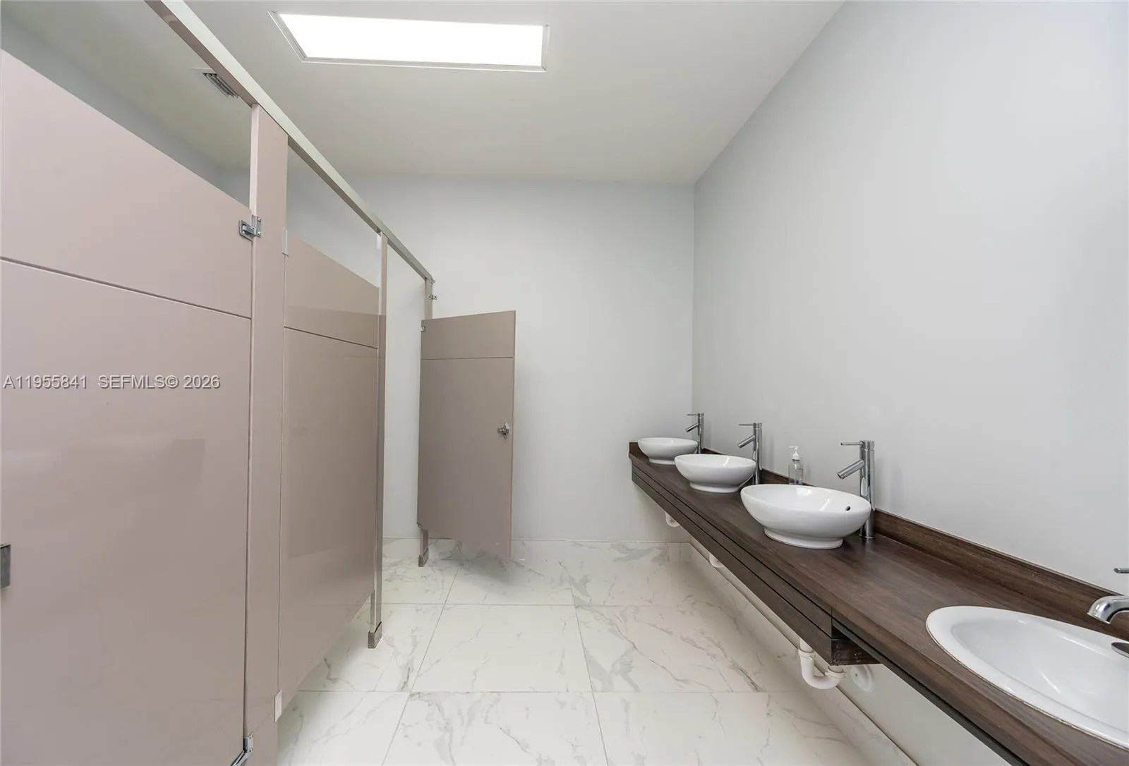 10450 Nw 33rd St 304, Doral, Florida 33172, Doral, Florida 33172, ,Commercial Sale,For Sale,10450 Nw 33rd St 304, Doral, Florida 33172,A11955841
