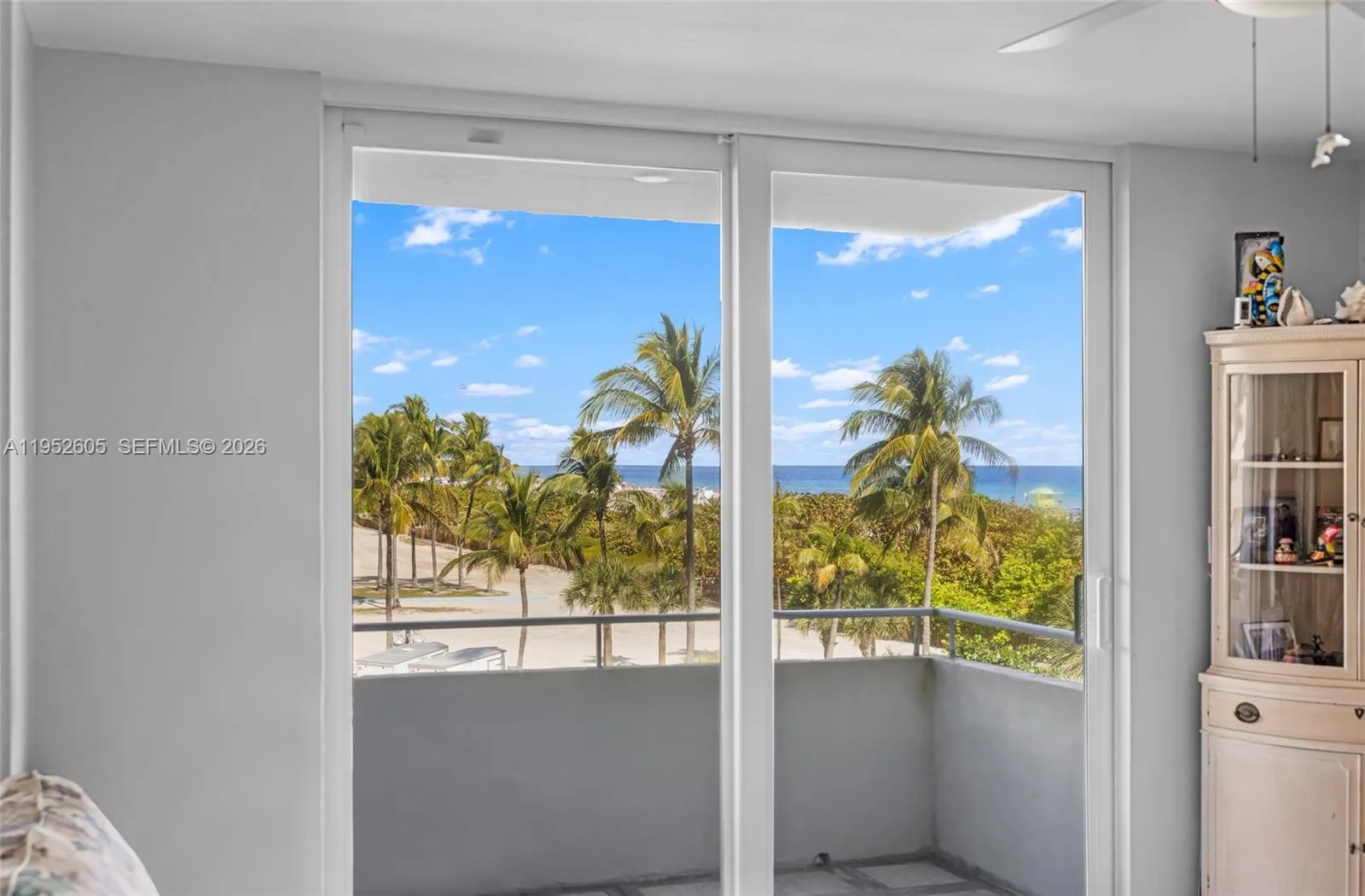 465 Ocean Dr 419, Miami Beach, Florida 33139, Miami Beach, Florida 33139, 1 Bedroom Bedrooms, ,1 BathroomBathrooms,Residential,For Sale,465 Ocean Dr 419, Miami Beach, Florida 33139,A11952605