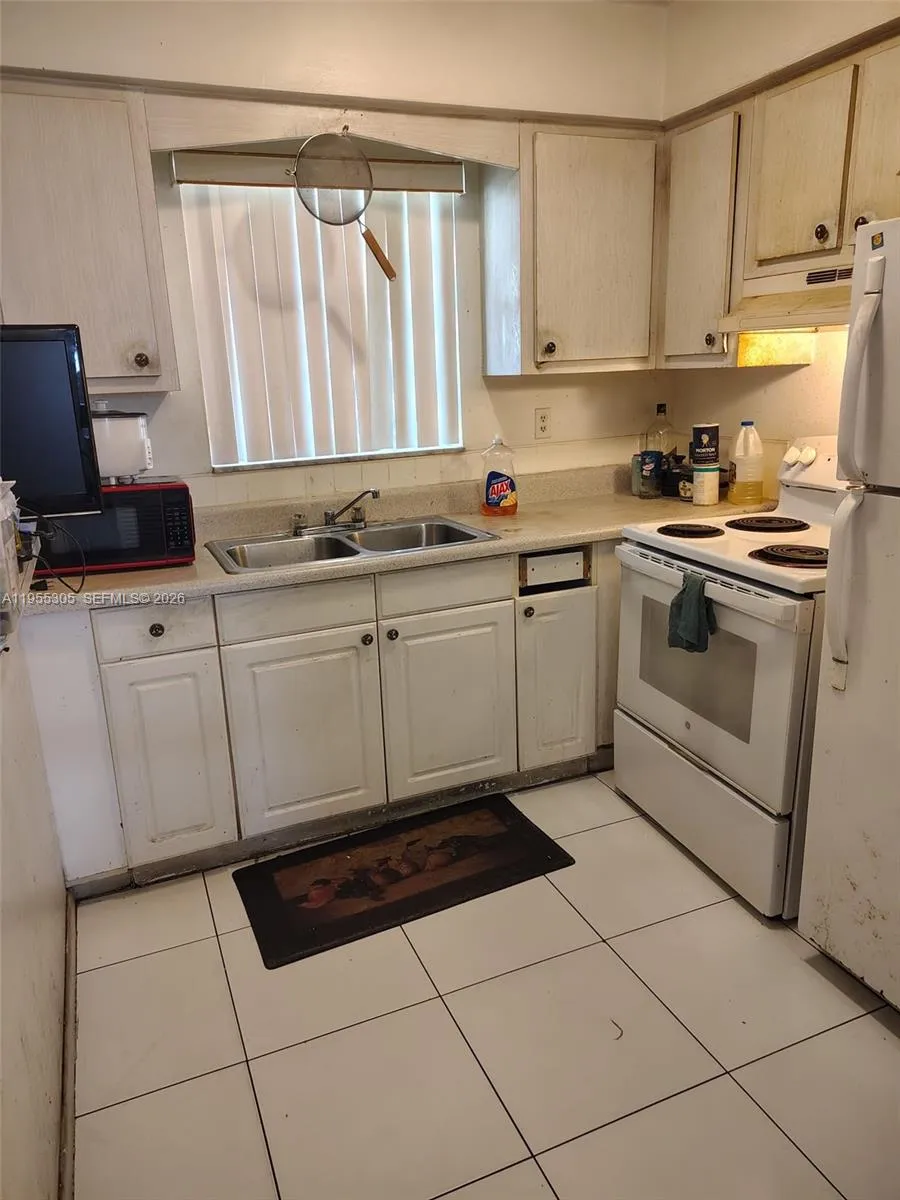 3705 Sw 13th Ct, Fort Lauderdale, Florida 33312, Fort Lauderdale, Florida 33312, ,Residential Income,For Sale,3705 Sw 13th Ct, Fort Lauderdale, Florida 33312,A11955305