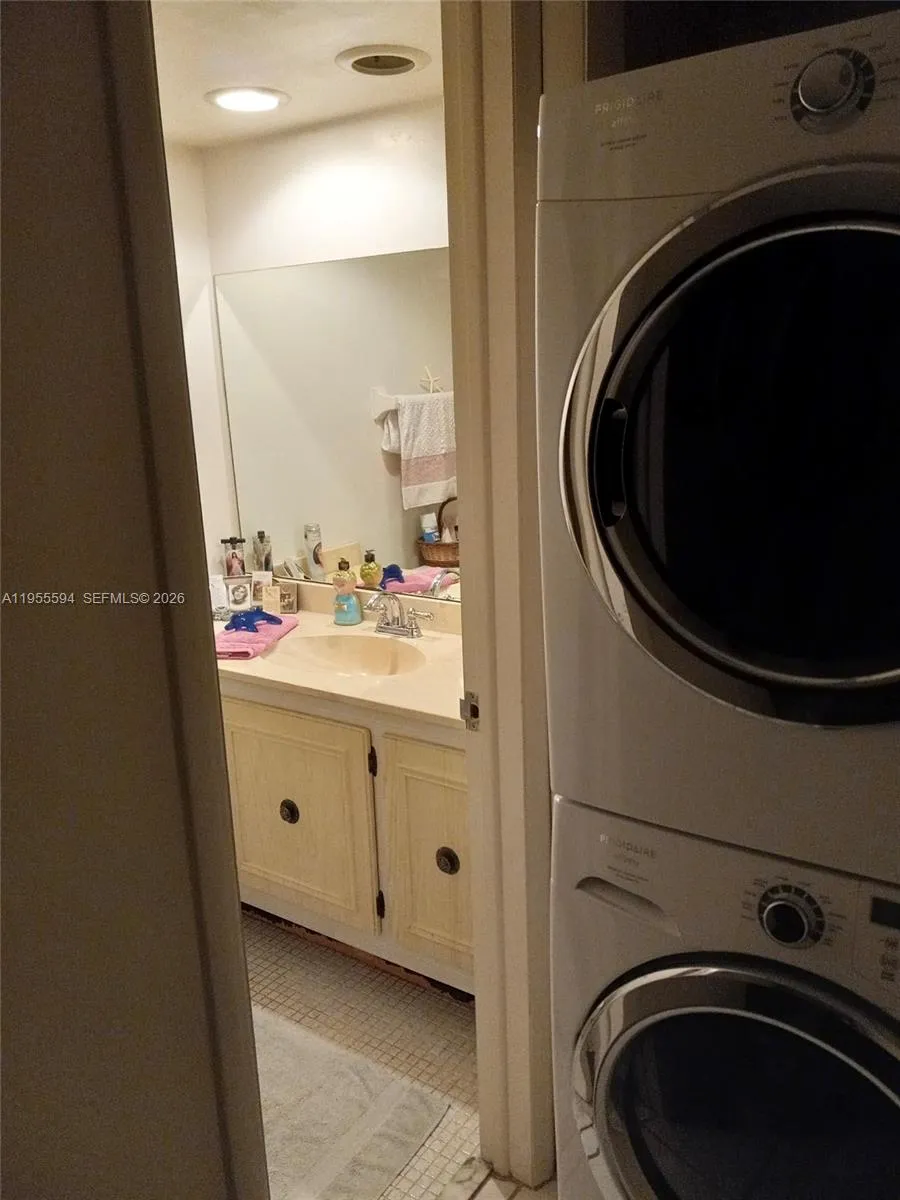 2850 Forest Hills Blvd 310, Coral Springs, Florida, Coral Springs, Florida 33065, 1 Bedroom Bedrooms, ,1 BathroomBathrooms,Residential,For Sale,2850 Forest Hills Blvd 310, Coral Springs, Florida,A11955594