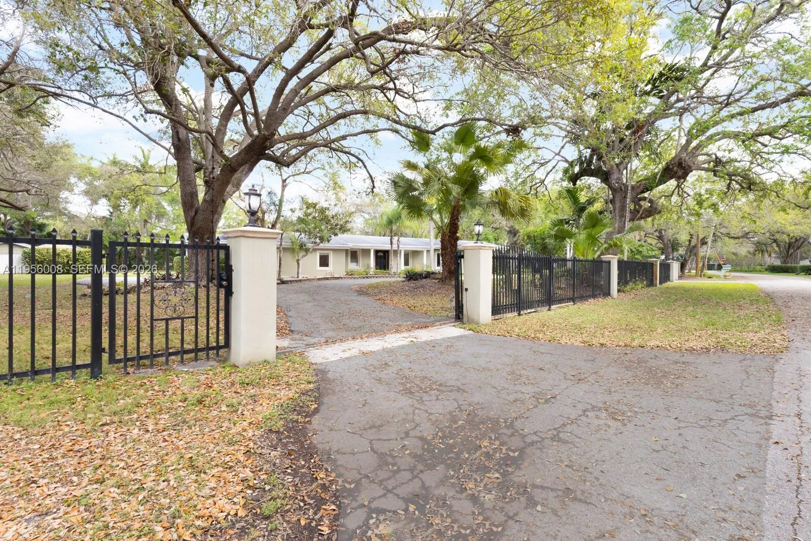 6551 Sw 126th St -, Pinecrest, Florida 33156, Pinecrest, Florida 33156, 5 Bedrooms Bedrooms, ,3 BathroomsBathrooms,Residential Lease,For Rent,6551 Sw 126th St -, Pinecrest, Florida 33156,A11956008