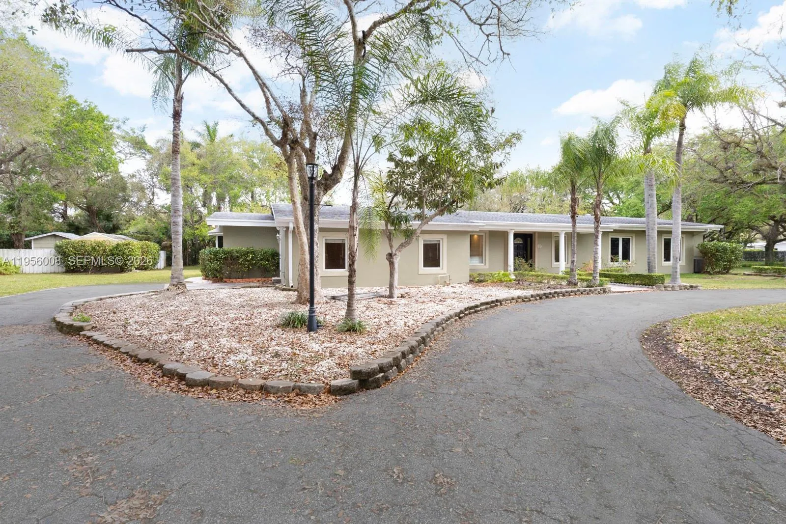 6551 Sw 126th St -, Pinecrest, Florida 33156, Pinecrest, Florida 33156, 5 Bedrooms Bedrooms, ,3 BathroomsBathrooms,Residential Lease,For Rent,6551 Sw 126th St -, Pinecrest, Florida 33156,A11956008