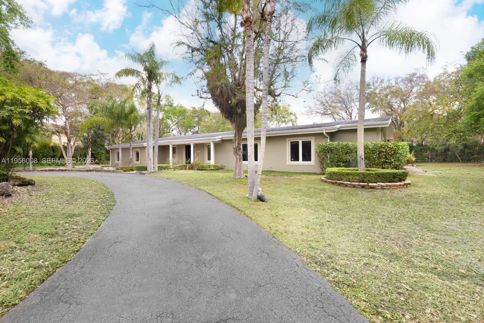 6551 Sw 126th St -, Pinecrest, Florida 33156, Pinecrest, Florida 33156, 5 Bedrooms Bedrooms, ,3 BathroomsBathrooms,Residential Lease,For Rent,6551 Sw 126th St -, Pinecrest, Florida 33156,A11956008