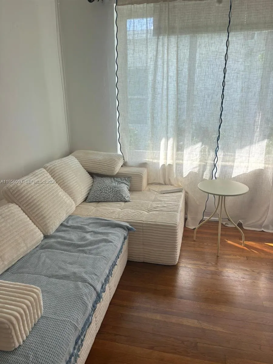 825 Jefferson Ave 4, Miami Beach, Florida 33139, Miami Beach, Florida 33139, 1 Bedroom Bedrooms, ,1 BathroomBathrooms,Residential Lease,For Rent,825 Jefferson Ave 4, Miami Beach, Florida 33139,A11956057