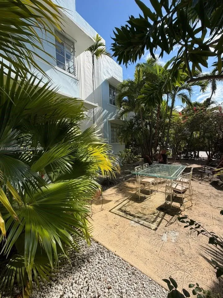 825 Jefferson Ave 4, Miami Beach, Florida 33139, Miami Beach, Florida 33139, 1 Bedroom Bedrooms, ,1 BathroomBathrooms,Residential Lease,For Rent,825 Jefferson Ave 4, Miami Beach, Florida 33139,A11956057
