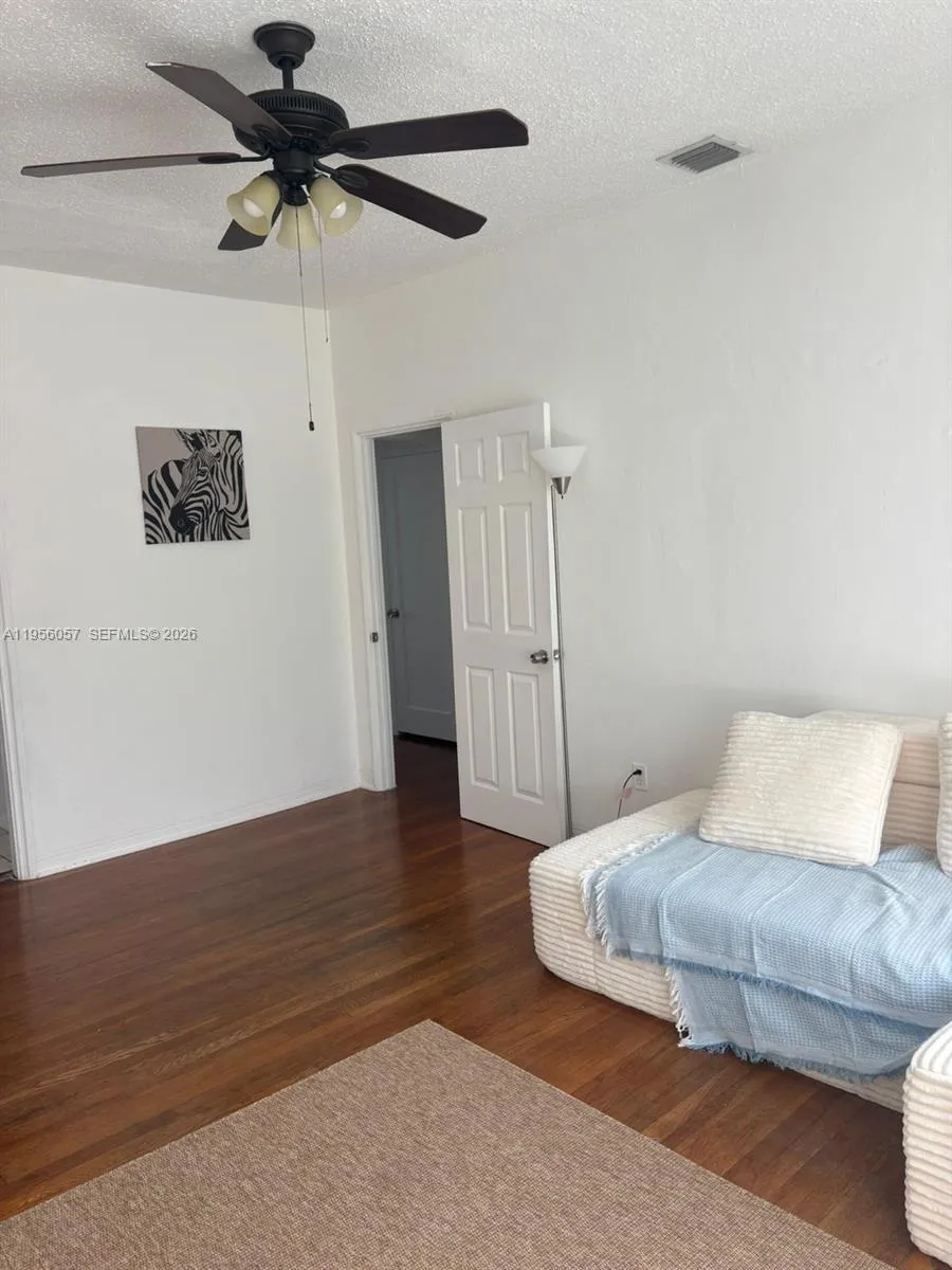 825 Jefferson Ave 4, Miami Beach, Florida 33139, Miami Beach, Florida 33139, 1 Bedroom Bedrooms, ,1 BathroomBathrooms,Residential Lease,For Rent,825 Jefferson Ave 4, Miami Beach, Florida 33139,A11956057