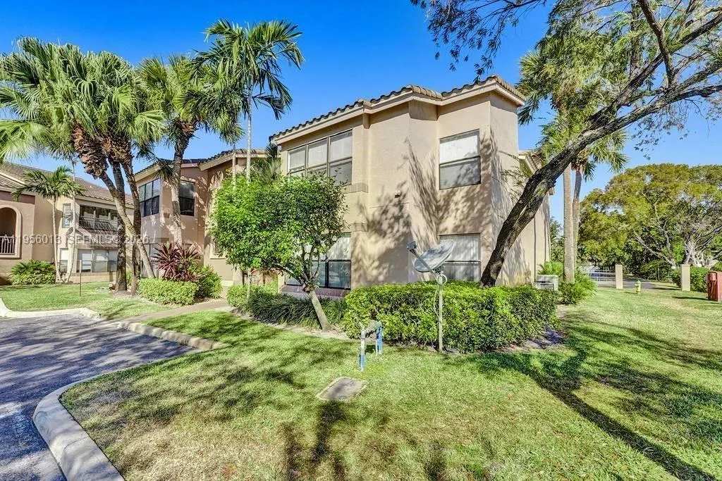2736 S University Dr 1201, Davie, Florida 33328, Davie, Florida 33328, 1 Bedroom Bedrooms, ,1 BathroomBathrooms,Residential Lease,For Rent,2736 S University Dr 1201, Davie, Florida 33328,A11956013