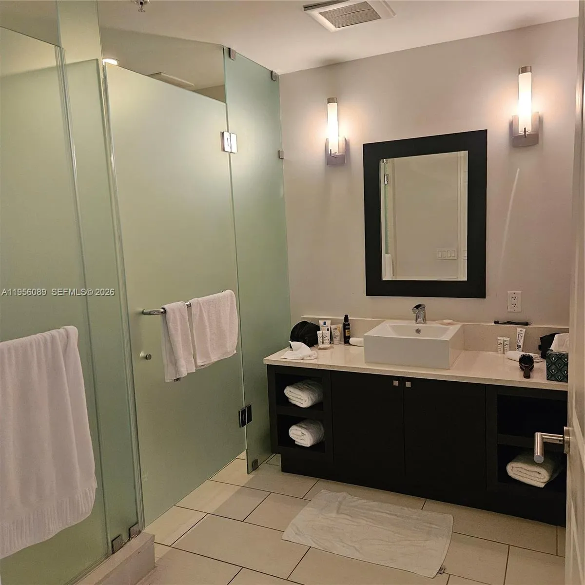 5300 Nw 87th Ave 1209, Doral, Florida 33178, Doral, Florida 33178, 1 Bedroom Bedrooms, ,2 BathroomsBathrooms,Residential,For Sale,5300 Nw 87th Ave 1209, Doral, Florida 33178,A11956089