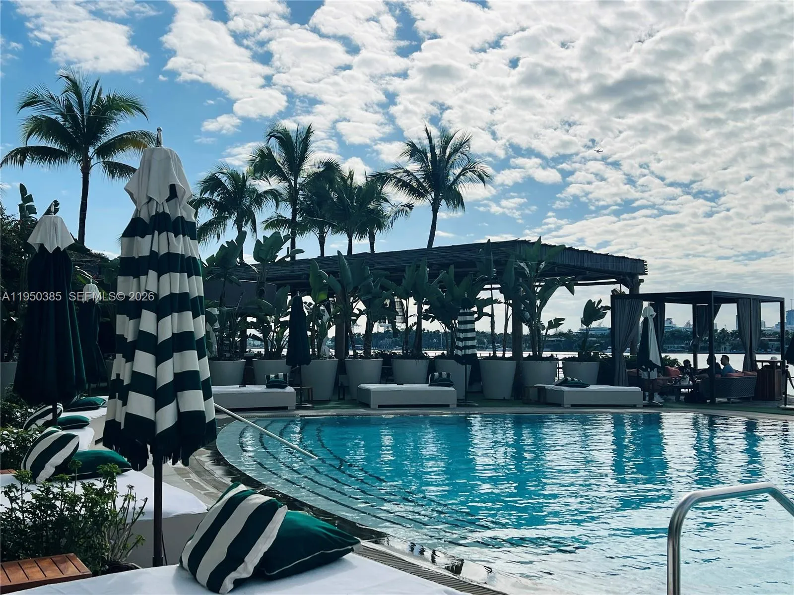 1100 West Ave 910, Miami Beach, Florida 33139, Miami Beach, Florida 33139, 1 Bedroom Bedrooms, ,1 BathroomBathrooms,Residential,For Sale,1100 West Ave 910, Miami Beach, Florida 33139,A11950385