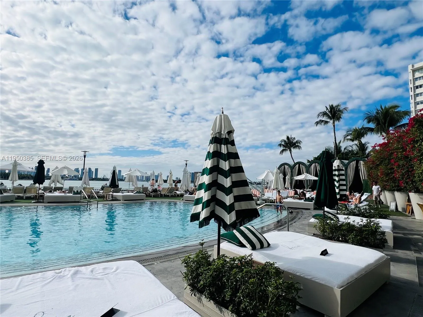 1100 West Ave 910, Miami Beach, Florida 33139, Miami Beach, Florida 33139, 1 Bedroom Bedrooms, ,1 BathroomBathrooms,Residential,For Sale,1100 West Ave 910, Miami Beach, Florida 33139,A11950385