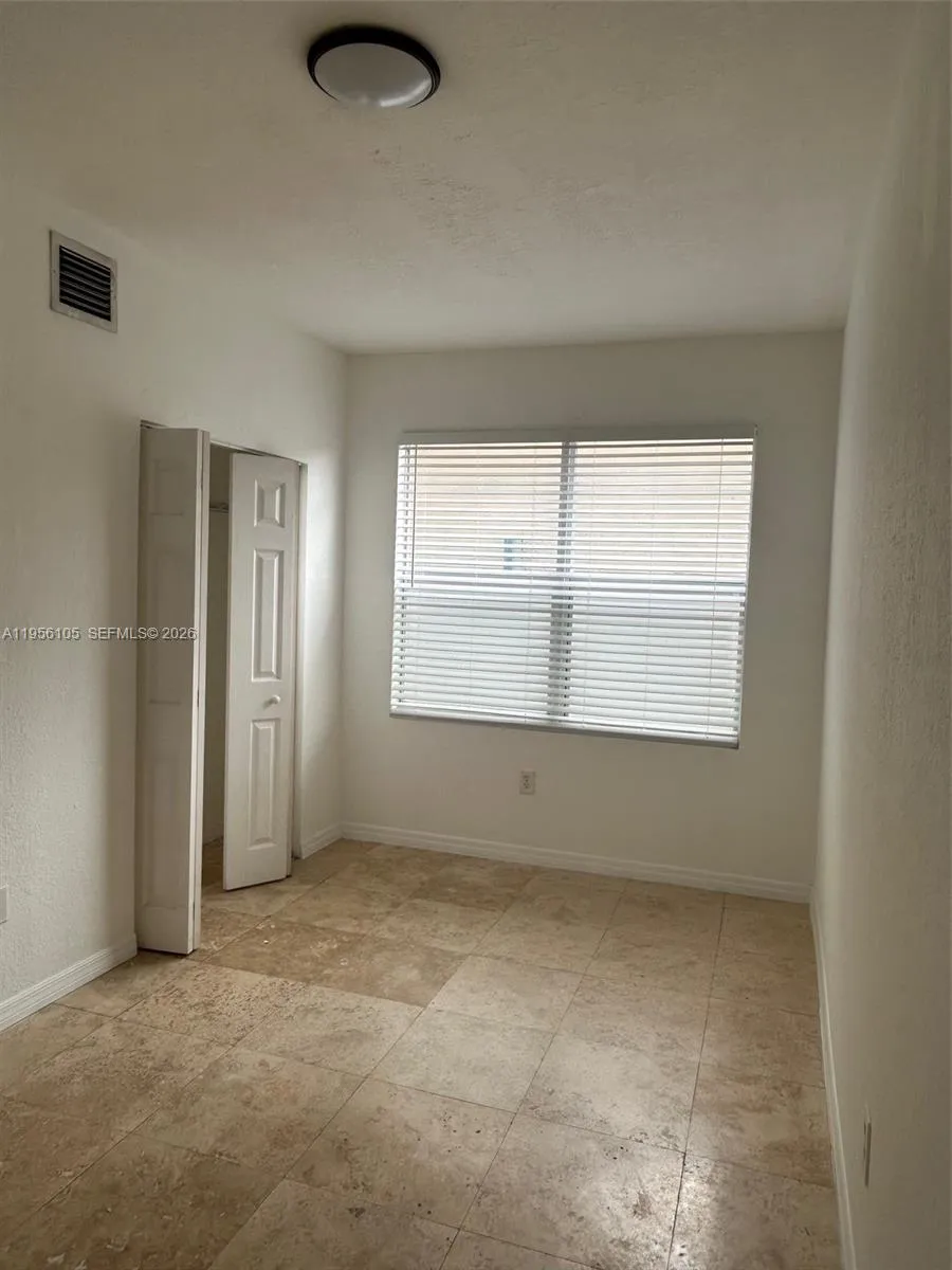 953 Sw 10th St 8, Miami, Florida 33130, Miami, Florida 33130, 1 Bedroom Bedrooms, ,1 BathroomBathrooms,Residential Lease,For Rent,953 Sw 10th St 8, Miami, Florida 33130,A11956105