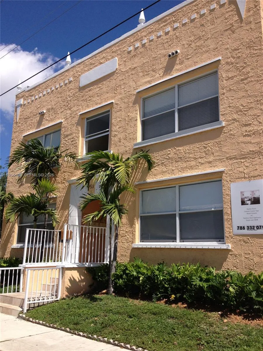 953 Sw 10th St 8, Miami, Florida 33130, Miami, Florida 33130, 1 Bedroom Bedrooms, ,1 BathroomBathrooms,Residential Lease,For Rent,953 Sw 10th St 8, Miami, Florida 33130,A11956105