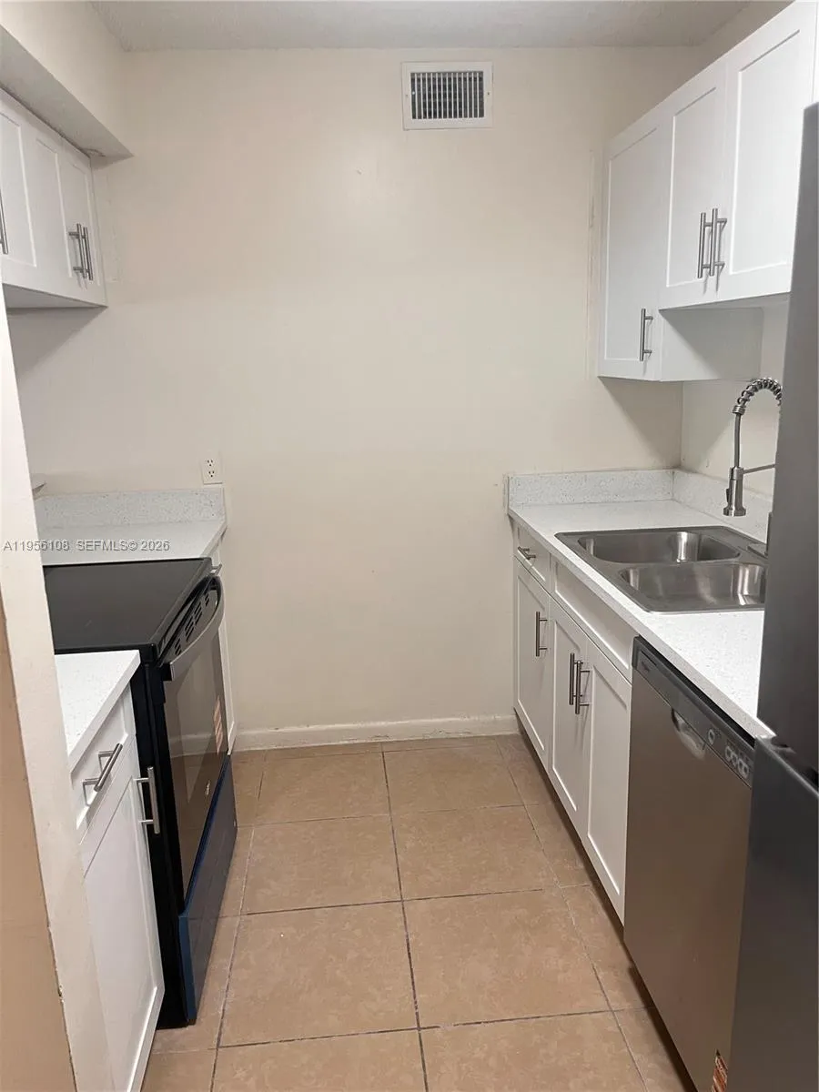 4281 W Mcnab Rd 10, Pompano Beach, Florida 33069, Pompano Beach, Florida 33069, 1 Bedroom Bedrooms, ,1 BathroomBathrooms,Residential Lease,For Rent,4281 W Mcnab Rd 10, Pompano Beach, Florida 33069,A11956108