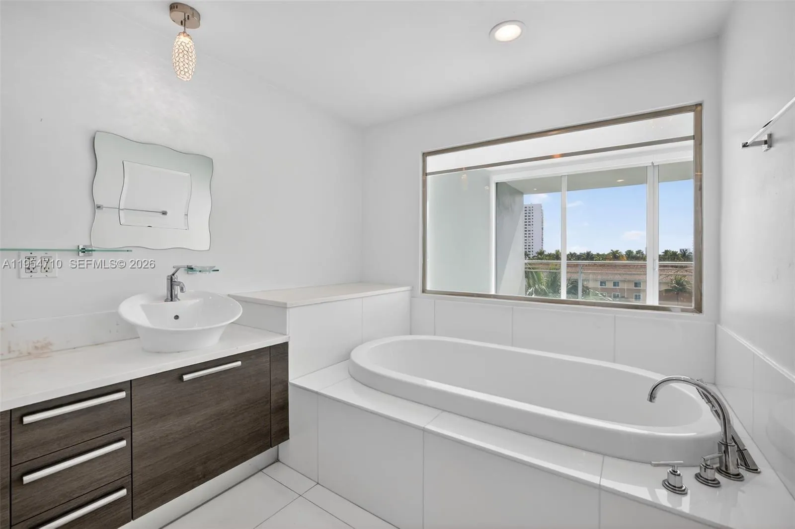 2950 Ne 188th St 302, Aventura, Florida 33180, Aventura, Florida 33180, 2 Bedrooms Bedrooms, ,3 BathroomsBathrooms,Residential,For Sale,2950 Ne 188th St 302, Aventura, Florida 33180,A11954710