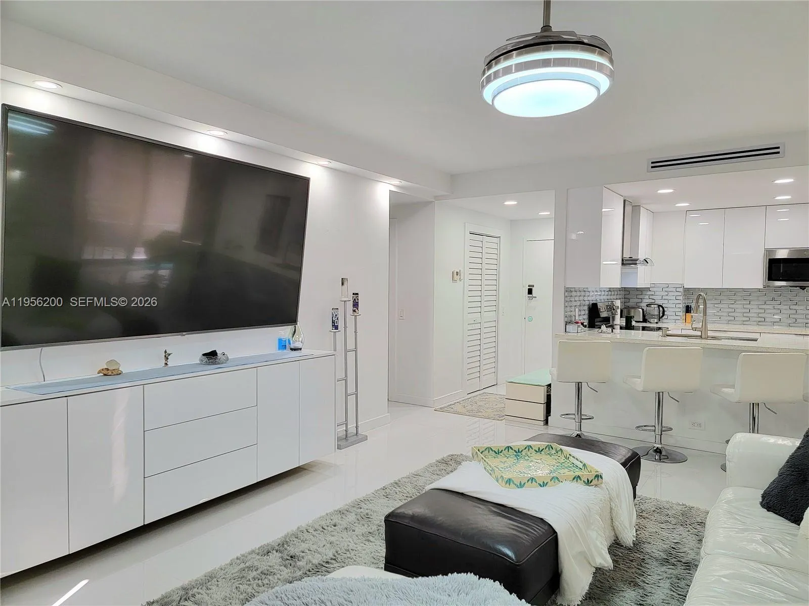 3505 S Ocean Dr 901, Hollywood, Florida 33019, Hollywood, Florida 33019, 2 Bedrooms Bedrooms, ,2 BathroomsBathrooms,Residential Lease,For Rent,3505 S Ocean Dr 901, Hollywood, Florida 33019,A11956200