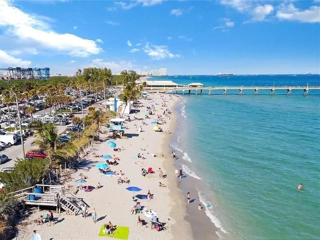 414 Se 10th St 102, Dania Beach, Florida 33004, Dania Beach, Florida 33004, 2 Bedrooms Bedrooms, ,2 BathroomsBathrooms,Residential,For Sale,414 Se 10th St 102, Dania Beach, Florida 33004,A11955980