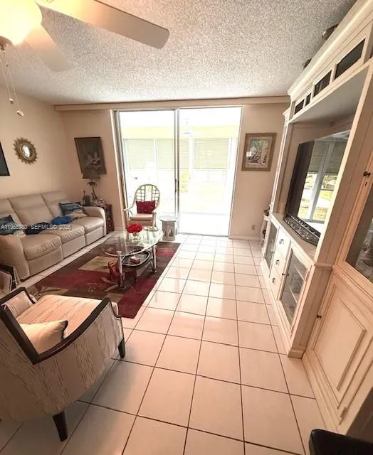 414 Se 10th St 102, Dania Beach, Florida 33004, Dania Beach, Florida 33004, 2 Bedrooms Bedrooms, ,2 BathroomsBathrooms,Residential,For Sale,414 Se 10th St 102, Dania Beach, Florida 33004,A11955980