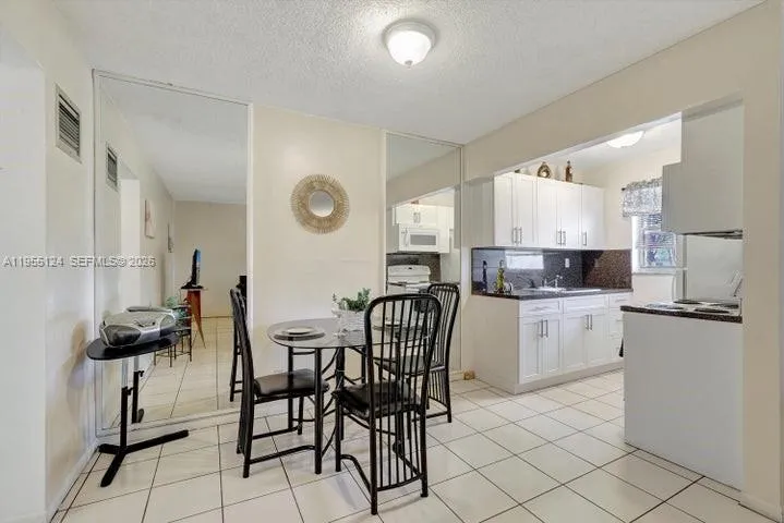 2145 Pierce St 326, Hollywood, Florida 33020, Hollywood, Florida 33020, 1 Bedroom Bedrooms, ,1 BathroomBathrooms,Residential,For Sale,2145 Pierce St 326, Hollywood, Florida 33020,A11955124