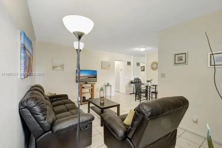 2145 Pierce St 326, Hollywood, Florida 33020, Hollywood, Florida 33020, 1 Bedroom Bedrooms, ,1 BathroomBathrooms,Residential,For Sale,2145 Pierce St 326, Hollywood, Florida 33020,A11955124