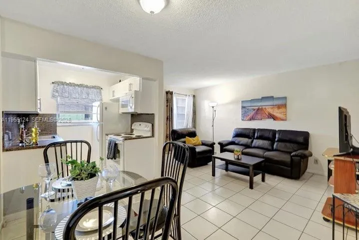 2145 Pierce St 326, Hollywood, Florida 33020, Hollywood, Florida 33020, 1 Bedroom Bedrooms, ,1 BathroomBathrooms,Residential,For Sale,2145 Pierce St 326, Hollywood, Florida 33020,A11955124