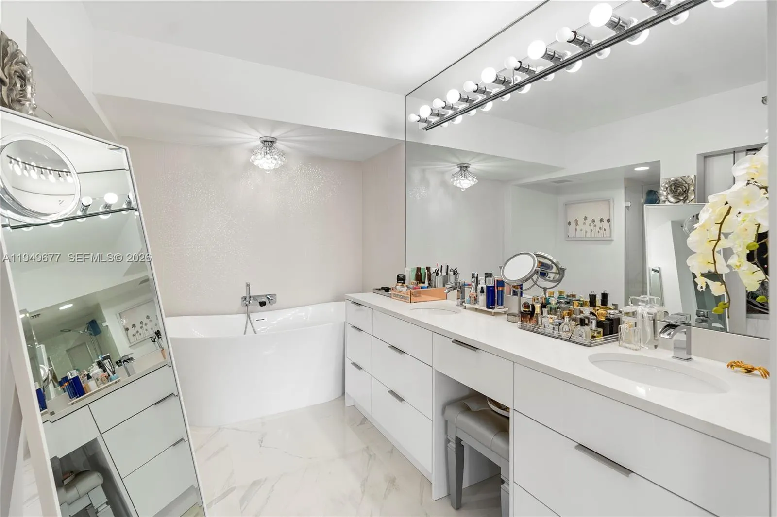 3600 Mystic Pointe Dr 1017, Aventura, Florida 3318, Aventura, Florida 33180, 2 Bedrooms Bedrooms, ,2 BathroomsBathrooms,Residential,For Sale,3600 Mystic Pointe Dr 1017, Aventura, Florida 3318,A11949677