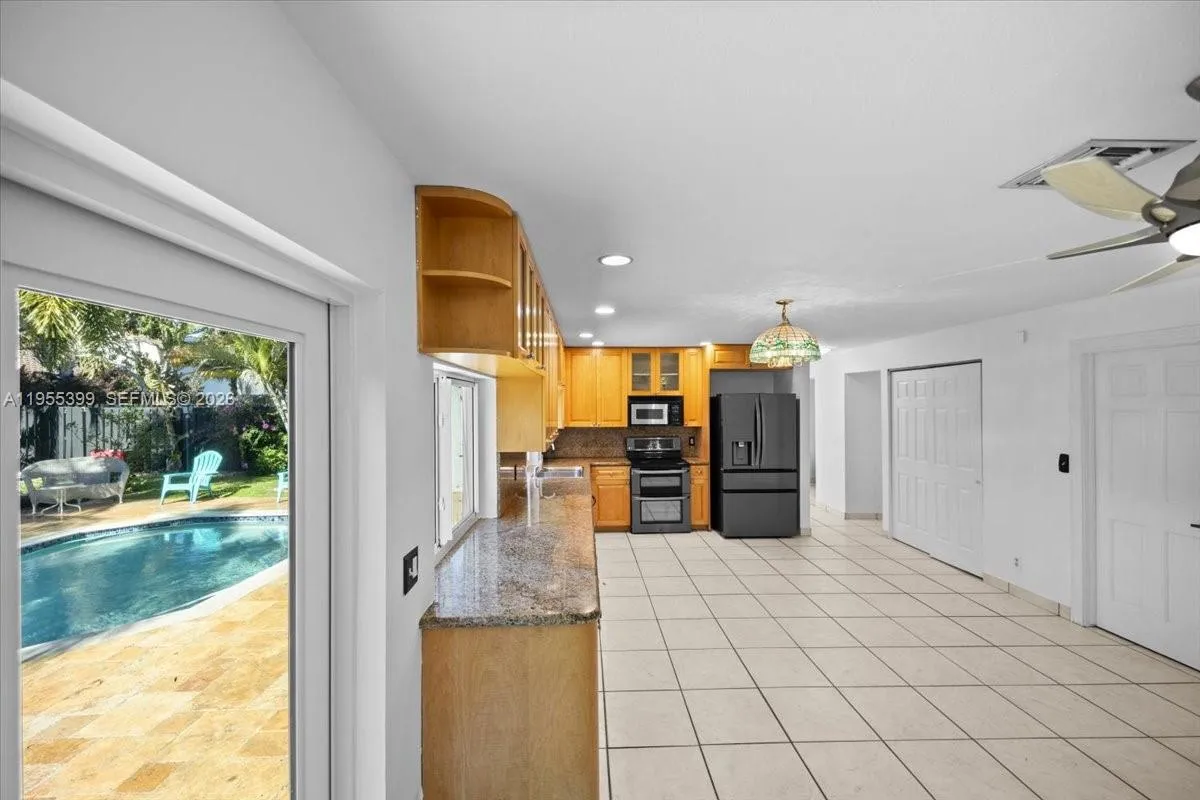 2560 Bass Way, Cooper City, Florida 33026, Cooper City, Florida 33026, 5 Bedrooms Bedrooms, 5 Rooms Rooms,3 BathroomsBathrooms,Residential,For Sale,2560 Bass Way, Cooper City, Florida 33026,A11955399