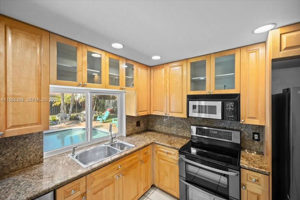 2560 Bass Way, Cooper City, Florida 33026, Cooper City, Florida 33026, 5 Bedrooms Bedrooms, 5 Rooms Rooms,3 BathroomsBathrooms,Residential,For Sale,2560 Bass Way, Cooper City, Florida 33026,A11955399