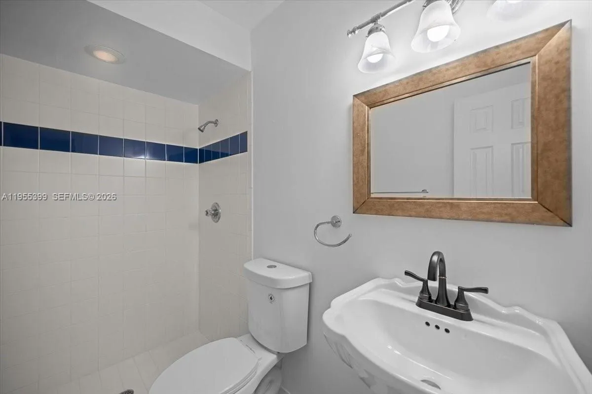 2560 Bass Way, Cooper City, Florida 33026, Cooper City, Florida 33026, 5 Bedrooms Bedrooms, 5 Rooms Rooms,3 BathroomsBathrooms,Residential,For Sale,2560 Bass Way, Cooper City, Florida 33026,A11955399