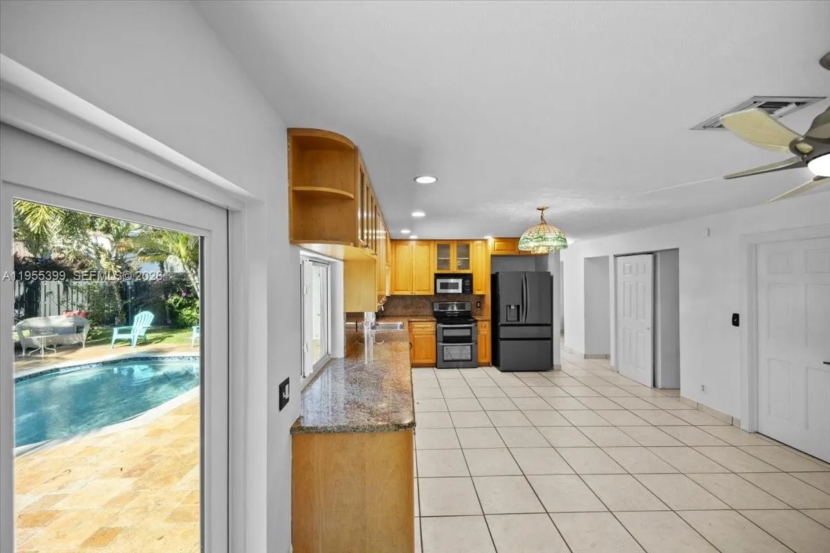 2560 Bass Way, Cooper City, Florida 33026, Cooper City, Florida 33026, 5 Bedrooms Bedrooms, 5 Rooms Rooms,3 BathroomsBathrooms,Residential,For Sale,2560 Bass Way, Cooper City, Florida 33026,A11955399