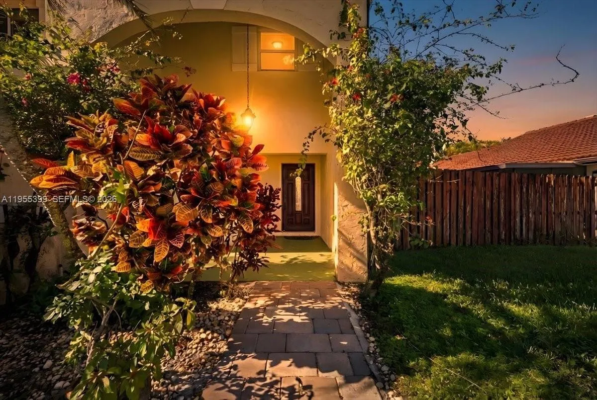 2560 Bass Way, Cooper City, Florida 33026, Cooper City, Florida 33026, 5 Bedrooms Bedrooms, 5 Rooms Rooms,3 BathroomsBathrooms,Residential,For Sale,2560 Bass Way, Cooper City, Florida 33026,A11955399