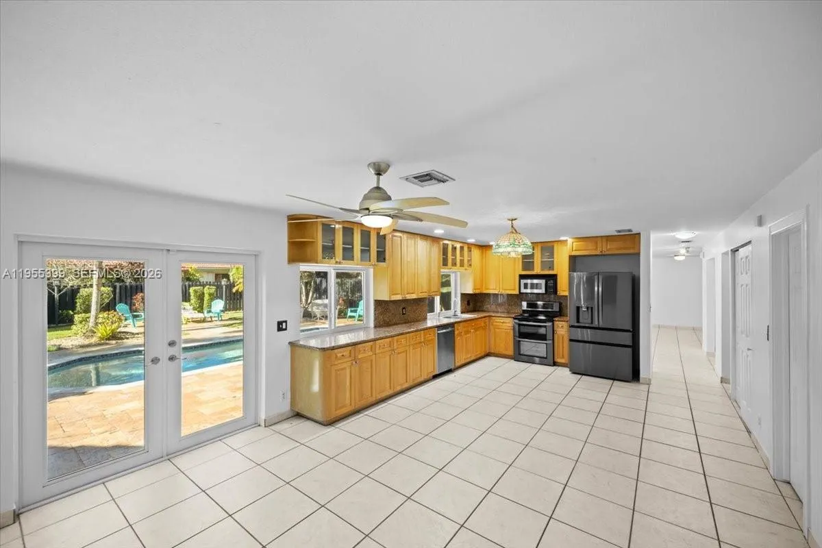 2560 Bass Way, Cooper City, Florida 33026, Cooper City, Florida 33026, 5 Bedrooms Bedrooms, 5 Rooms Rooms,3 BathroomsBathrooms,Residential,For Sale,2560 Bass Way, Cooper City, Florida 33026,A11955399