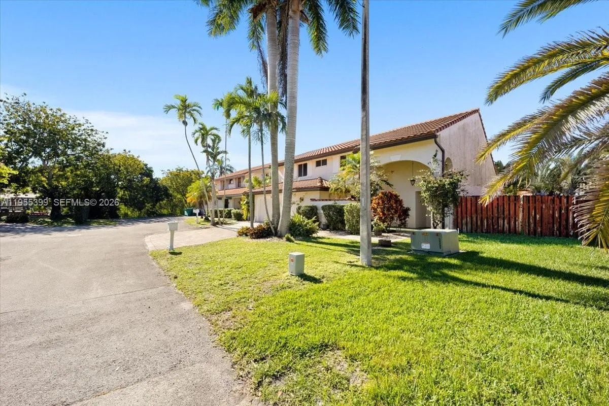 2560 Bass Way, Cooper City, Florida 33026, Cooper City, Florida 33026, 5 Bedrooms Bedrooms, 5 Rooms Rooms,3 BathroomsBathrooms,Residential,For Sale,2560 Bass Way, Cooper City, Florida 33026,A11955399