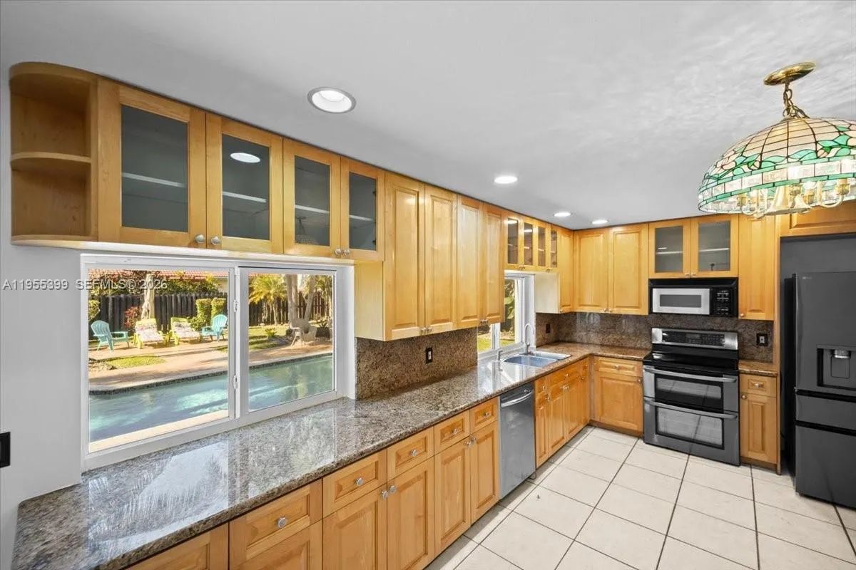 2560 Bass Way, Cooper City, Florida 33026, Cooper City, Florida 33026, 5 Bedrooms Bedrooms, 5 Rooms Rooms,3 BathroomsBathrooms,Residential,For Sale,2560 Bass Way, Cooper City, Florida 33026,A11955399