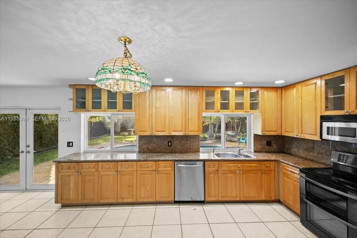 2560 Bass Way, Cooper City, Florida 33026, Cooper City, Florida 33026, 5 Bedrooms Bedrooms, 5 Rooms Rooms,3 BathroomsBathrooms,Residential,For Sale,2560 Bass Way, Cooper City, Florida 33026,A11955399