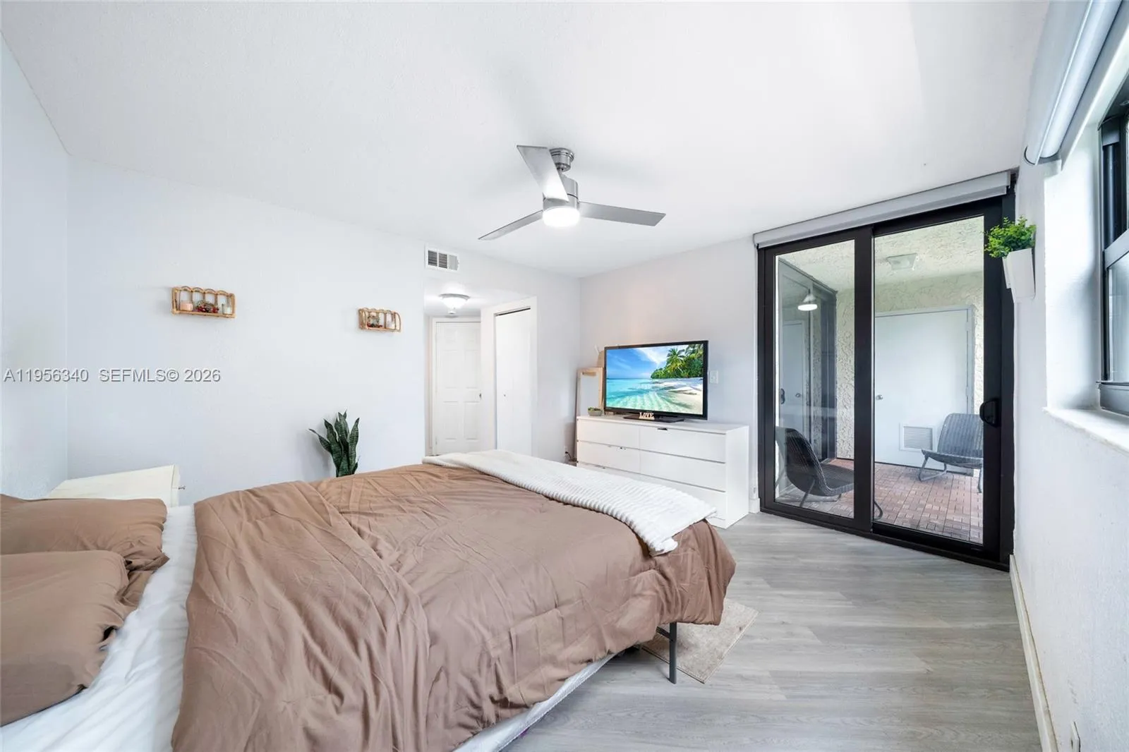 10551 W Broward Blvd 408, Plantation, Florida 3332, Plantation, Florida 33324, 2 Bedrooms Bedrooms, ,2 BathroomsBathrooms,Residential,For Sale,10551 W Broward Blvd 408, Plantation, Florida 3332,A11956340